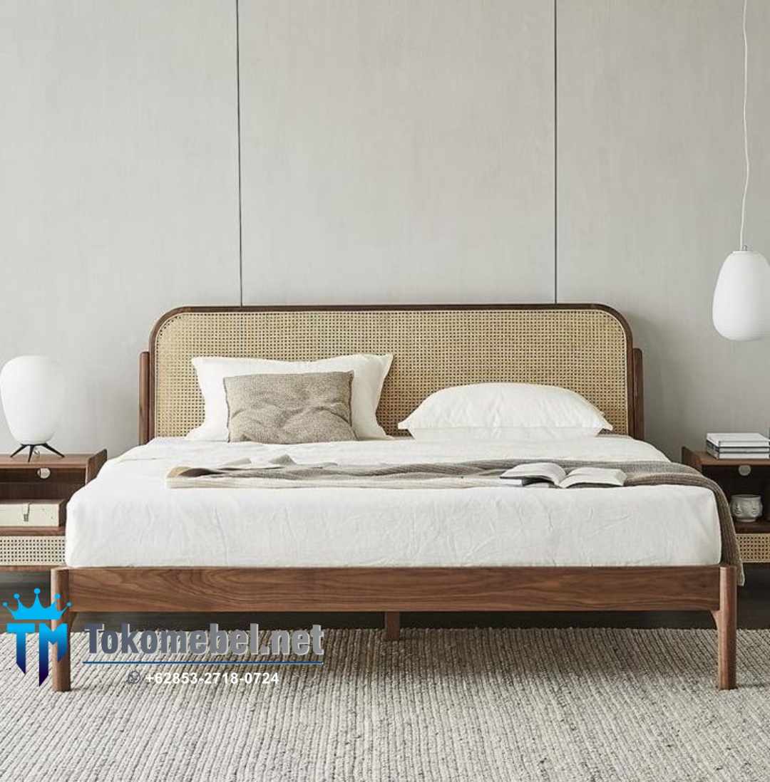 Tempat Tidur Jati Kombinasi Rottan Alami