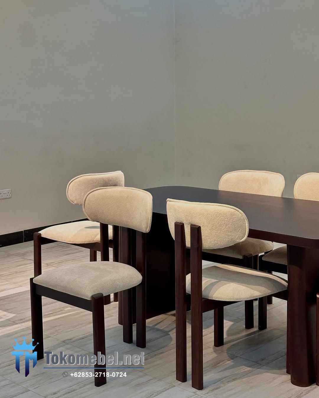 Meja Makan Minimalis Bali