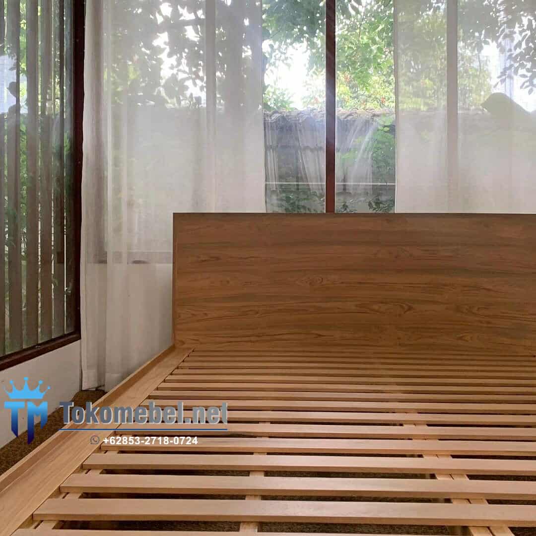 Tempat Tidur Kayu Jati Solid Berkualitas
