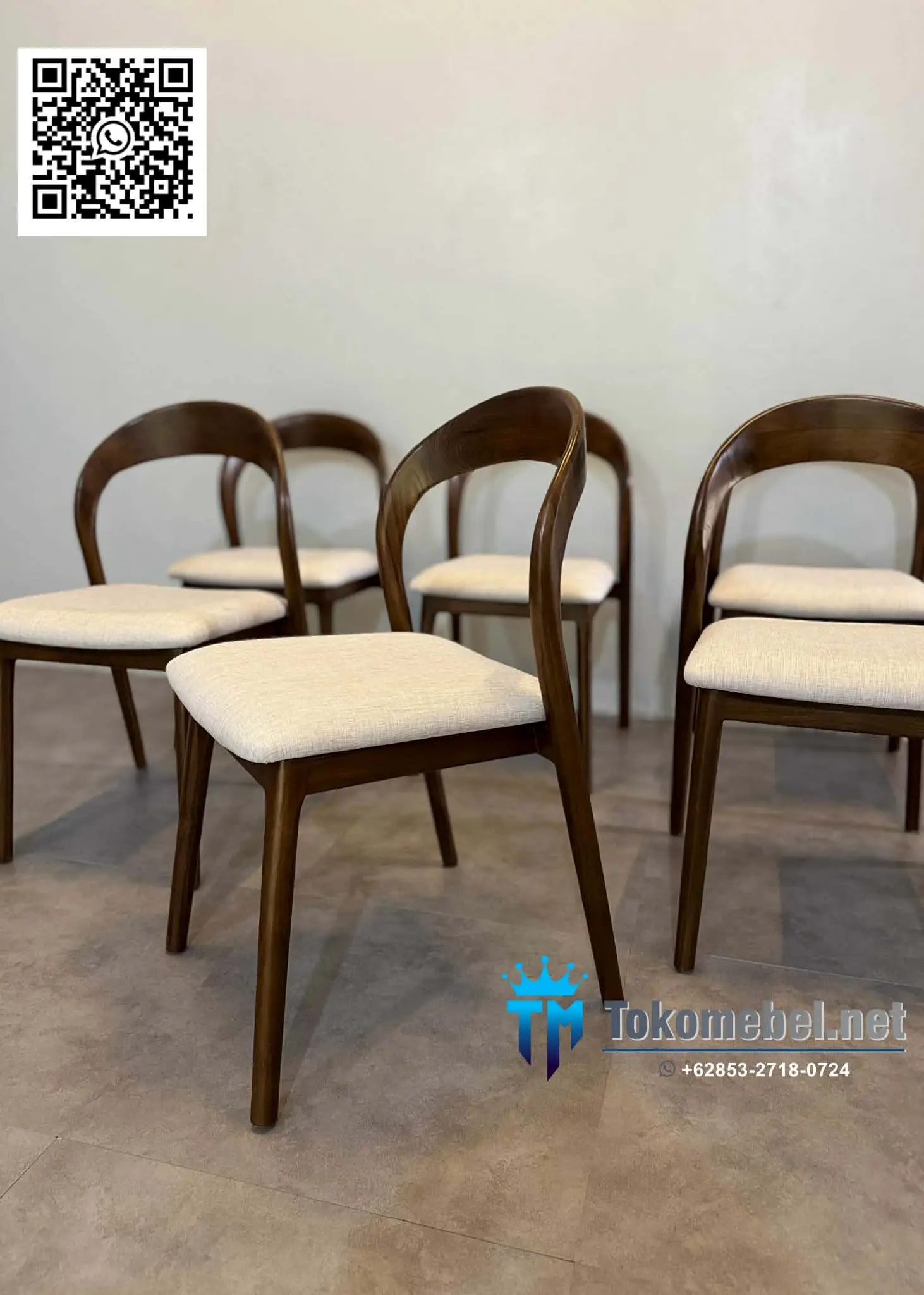Kursi Makan Cafe Sandaran Lengkung